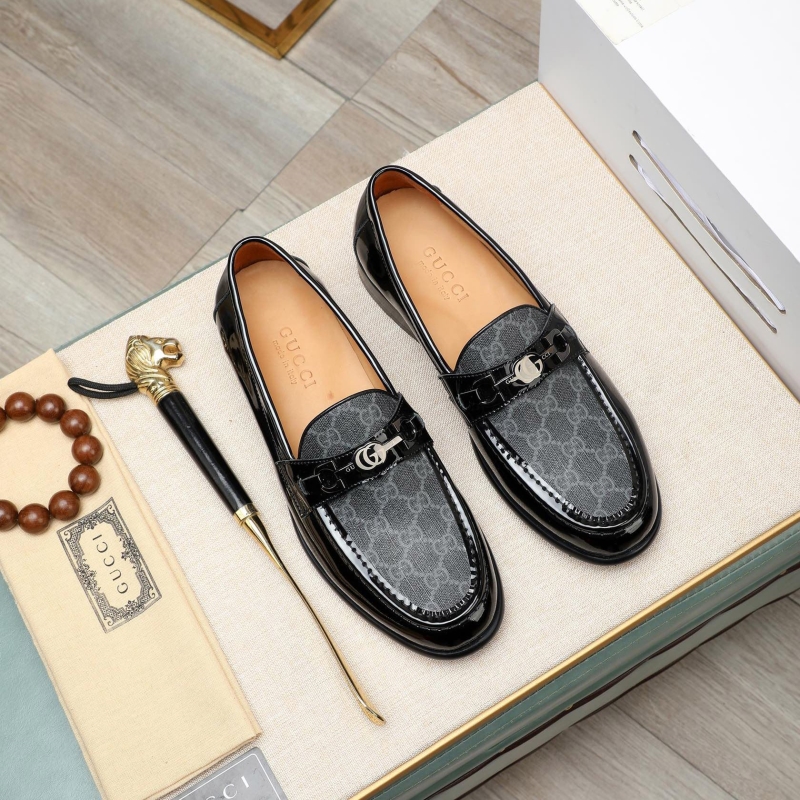 G*u*i leather shoes